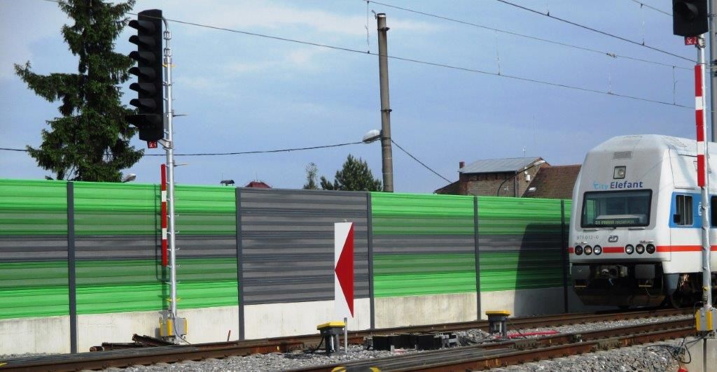 Ekrany akustyczne linia kolejowa Běchovice Czech Republic