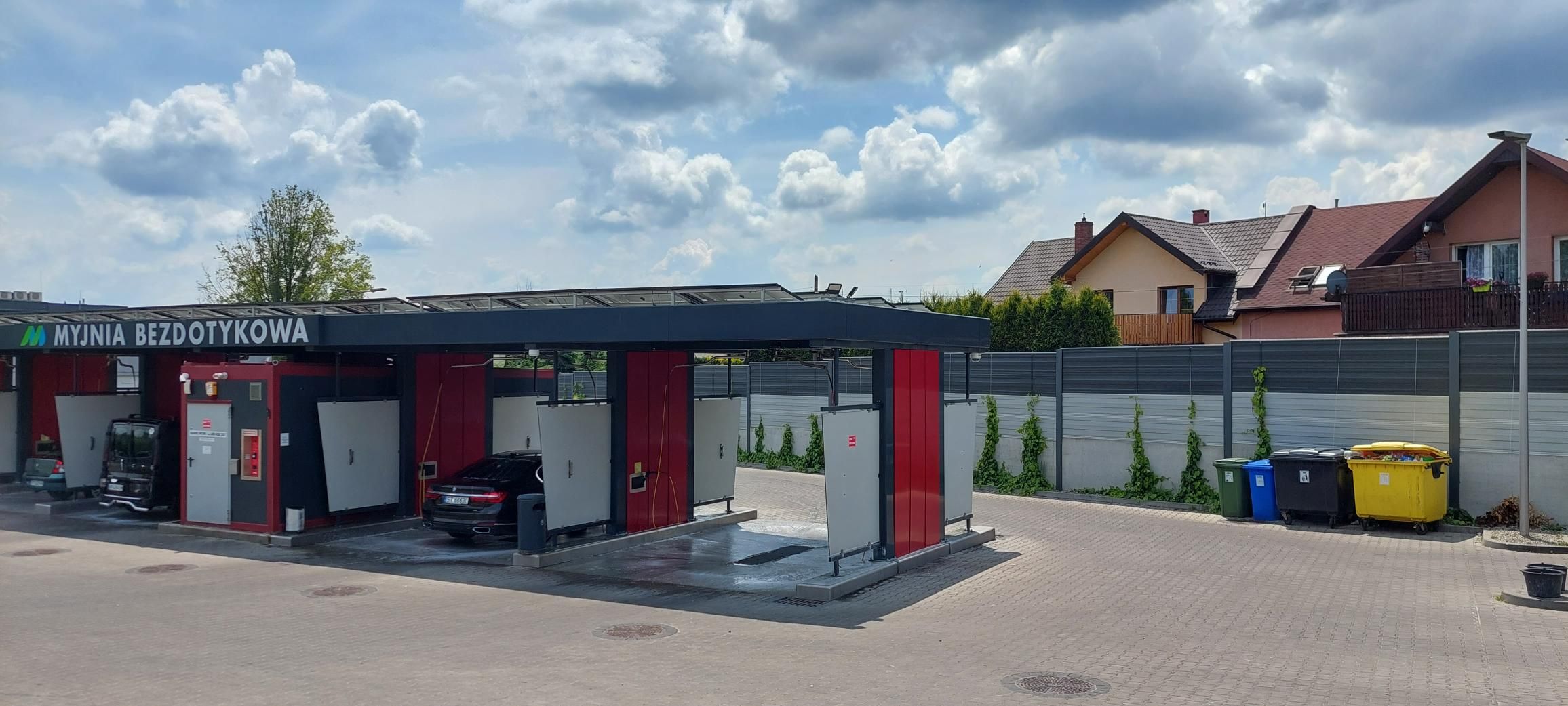 Ogrodzenie akustyczne myjnia bezobsługowa na stacji benzynowej Tychy