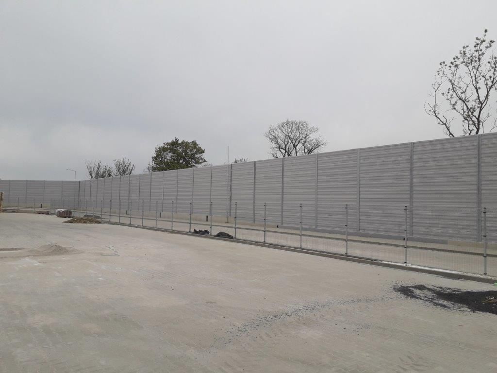 Ogrodzenie akustyczne centrum logistyczne Panattoni Park Cheb