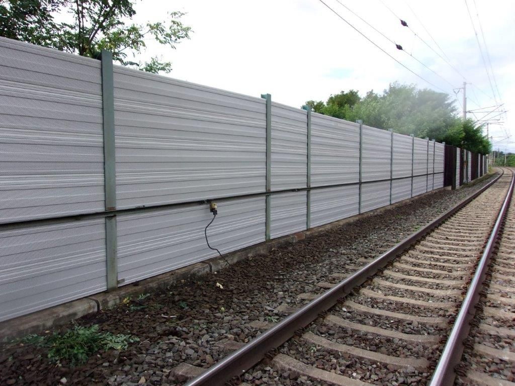 Ekrany akustyczne wymiana paneli drewnianych na aluminiowe Hrdly