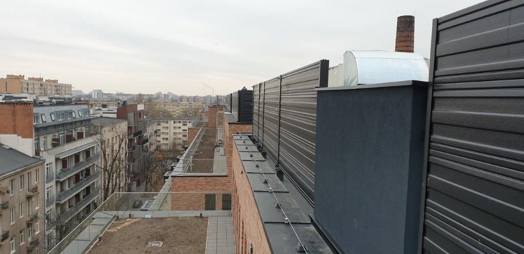 Obudowa akustyczna na dachu Koneser Warszawa