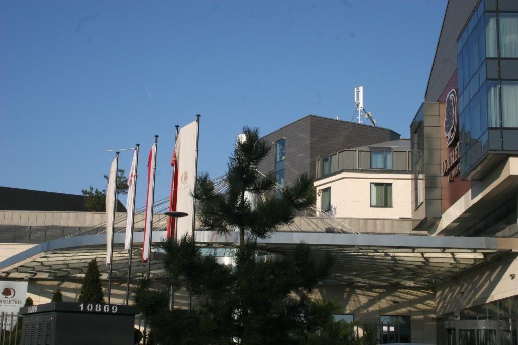 Obudowa akustyczna na dachu DoubleTree by Hilton Hotel & Conference Centre