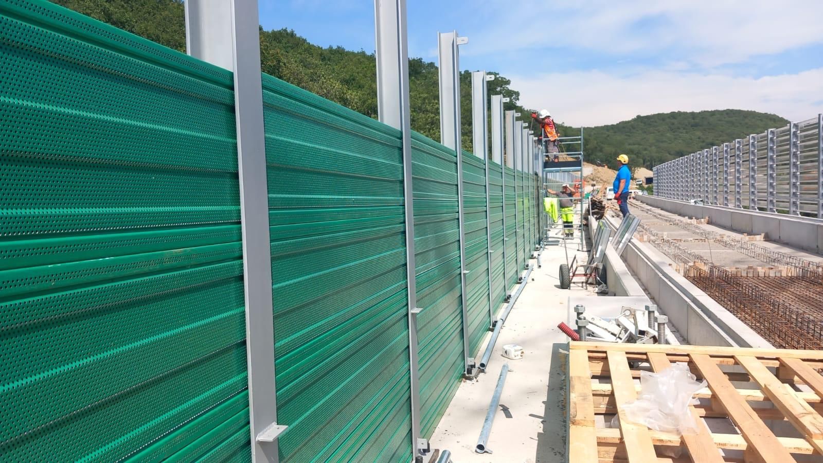Ekrany akustyczne linia kolejowa Viaduct Vinjan in Slovenia