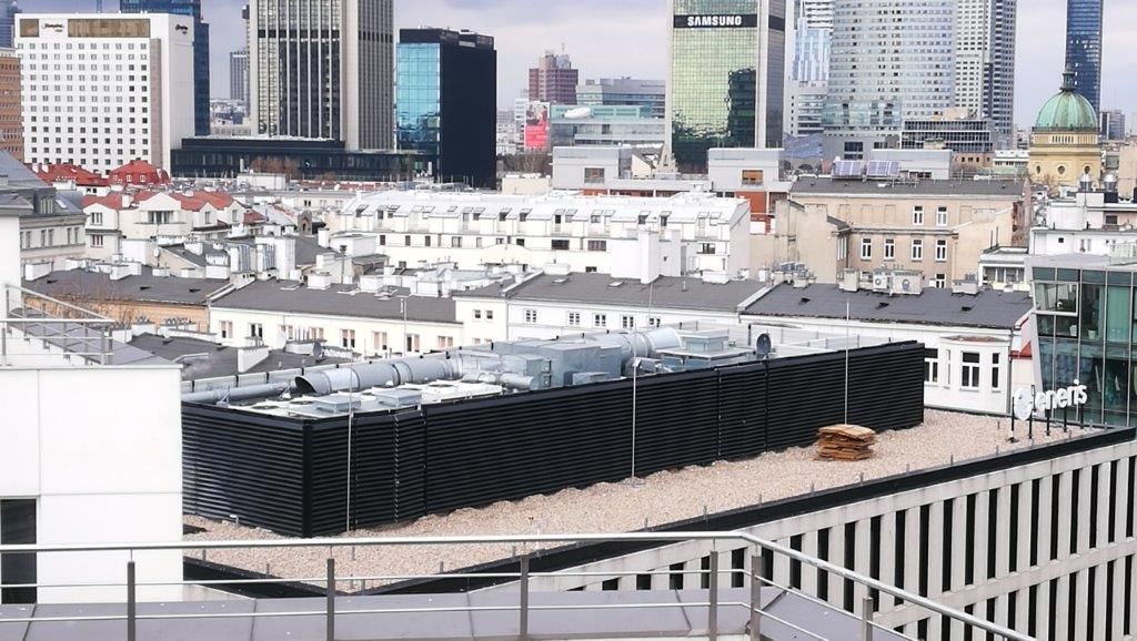 Obudowa akustyczna na dachu Hala Koszyki Warszawa