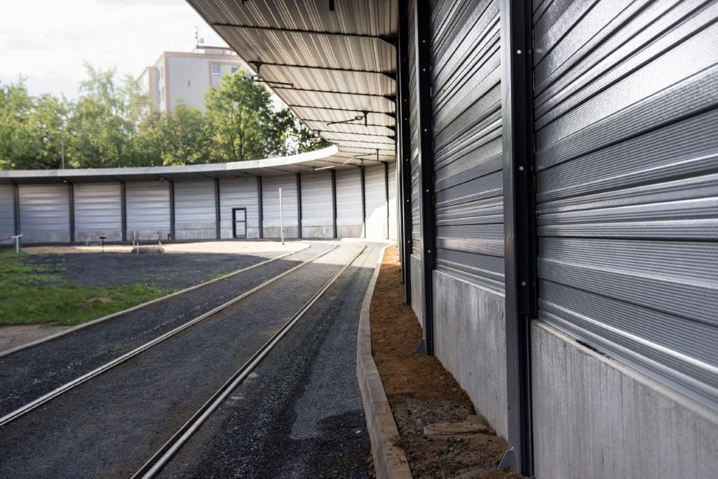 Obudowa i ogrodzenie akustyczne Zajezdnia Tramwajowa Vozovna Kobylisy