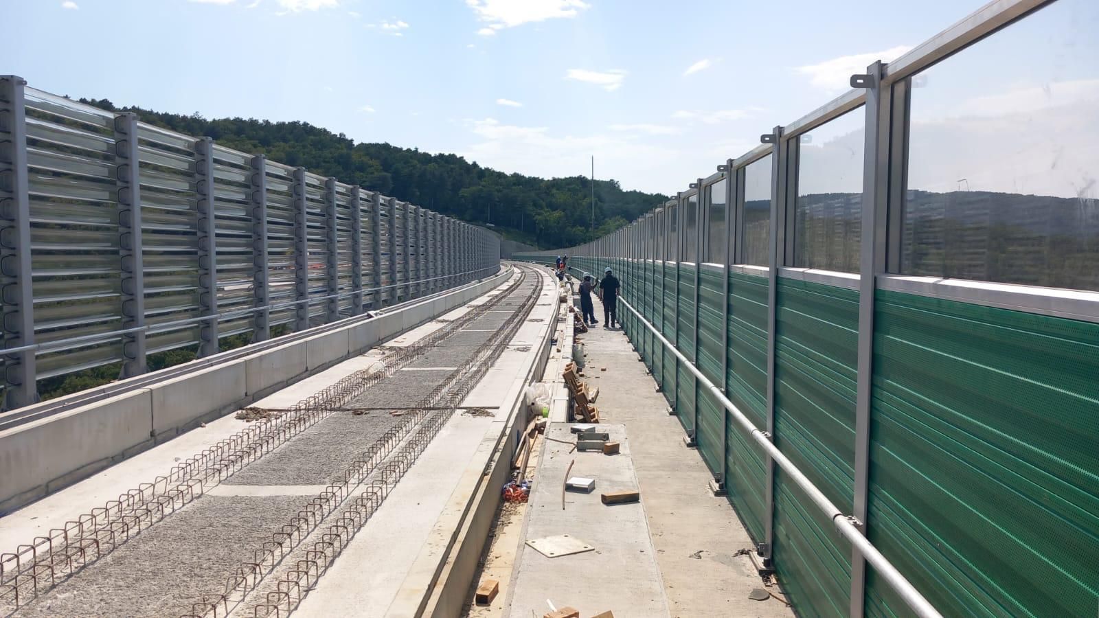 Ekrany akustyczne linia kolejowa Viaduct Vinjan in Slovenia