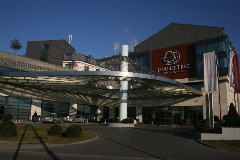 Obudowa akustyczna na dachu DoubleTree by Hilton Hotel & Conference Centre