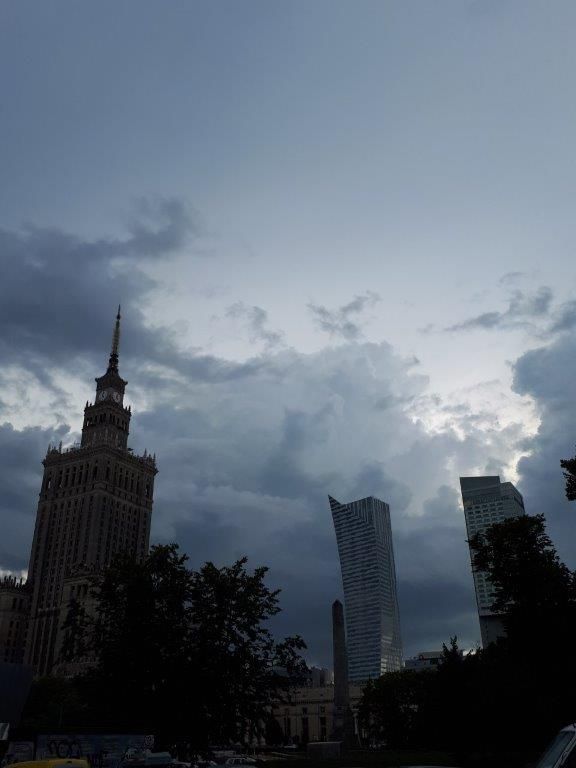 Obudowa akustyczna na dachu wieżowca  Warszawa Złota 44