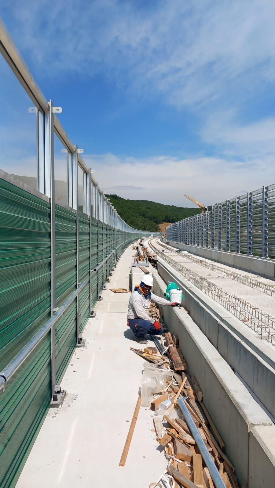 Ekrany akustyczne linia kolejowa Viaduct Vinjan in Slovenia