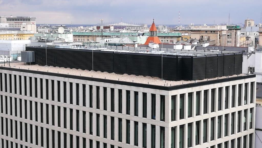 Obudowa akustyczna na dachu Hala Koszyki Warszawa