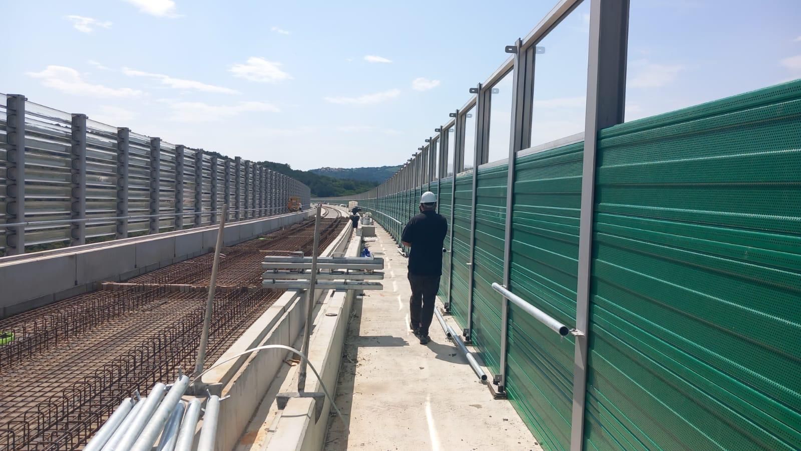 Ekrany akustyczne linia kolejowa Viaduct Vinjan in Slovenia