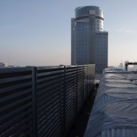 Obudowa akustyczna  na dachu Atrium